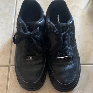 BLACK AIR FORCE 1S
